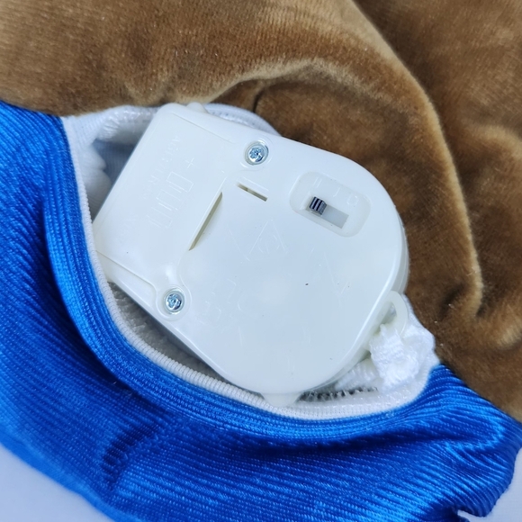 Chase Hero Paws Paw Patrol the Movie Shake for Sounds Talking Hands Gloves - Picture 2 of 6